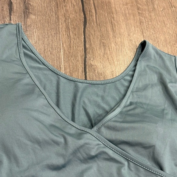 V-neck Ruffle Romper - Picture 2 of 4